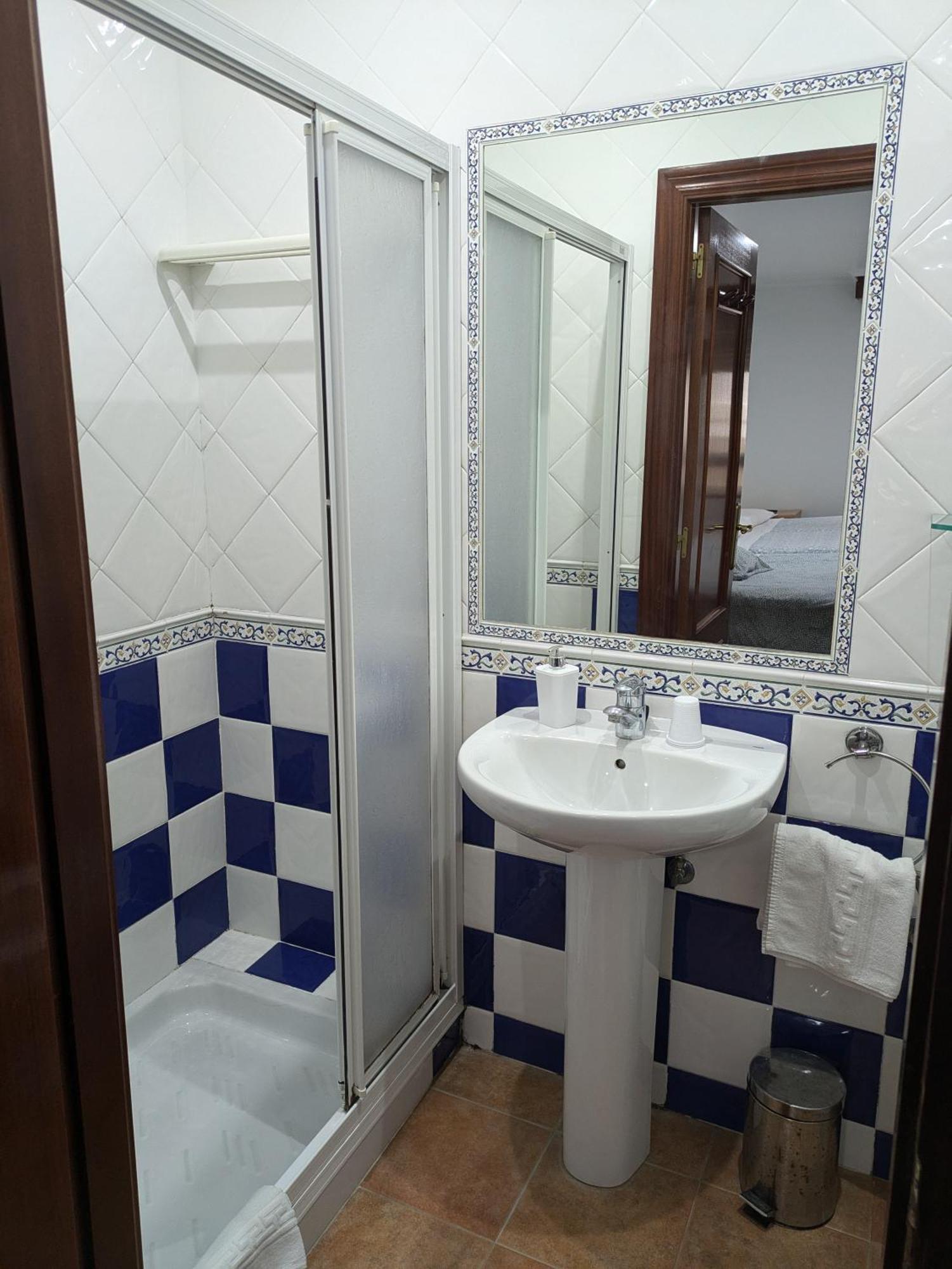 Akelarre Ostatua Hotel Guernica y Luno Bagian luar foto